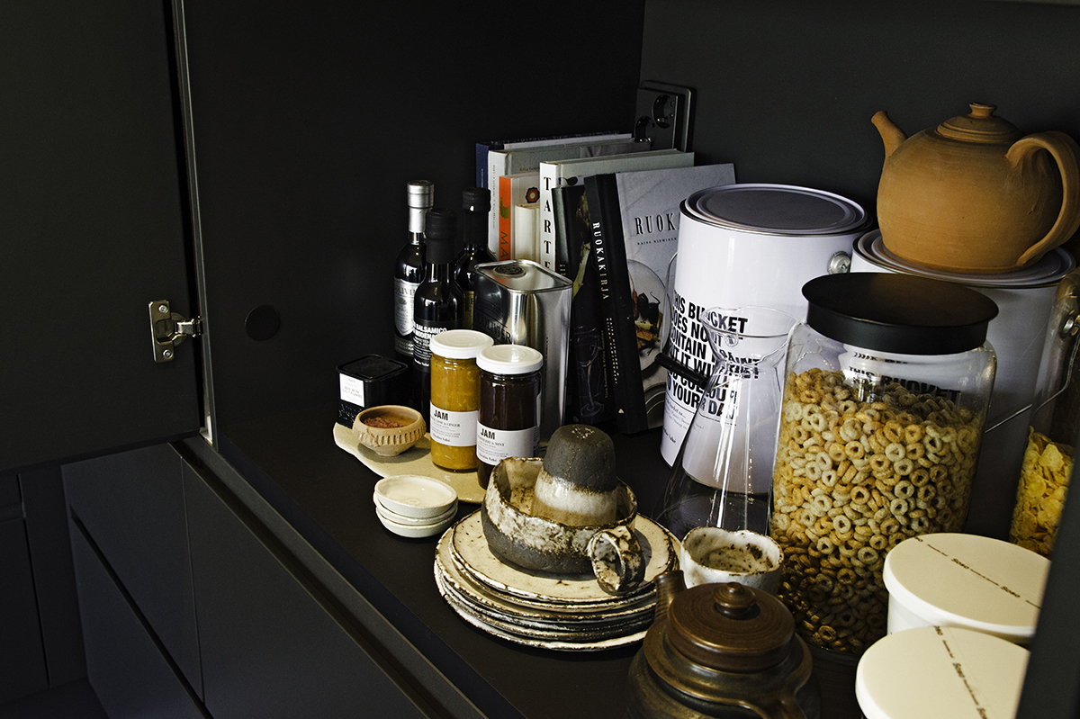 Honka Ink breakfast cupboard